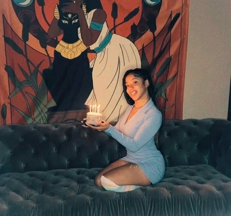 thrsttrapr estrella exclusiva foto