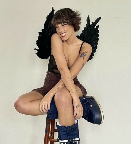 wellbeingwithabigail bonita modelo galerías