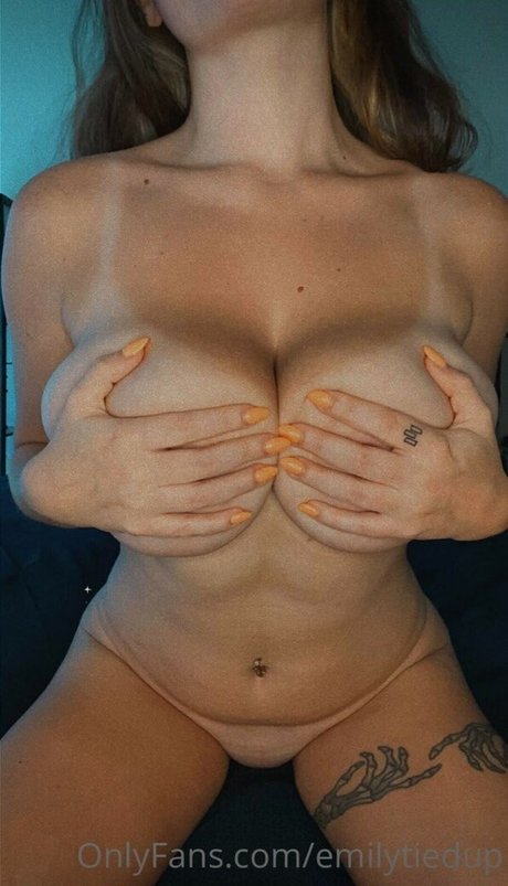 Emilytiedup actriz de alta definición imagen