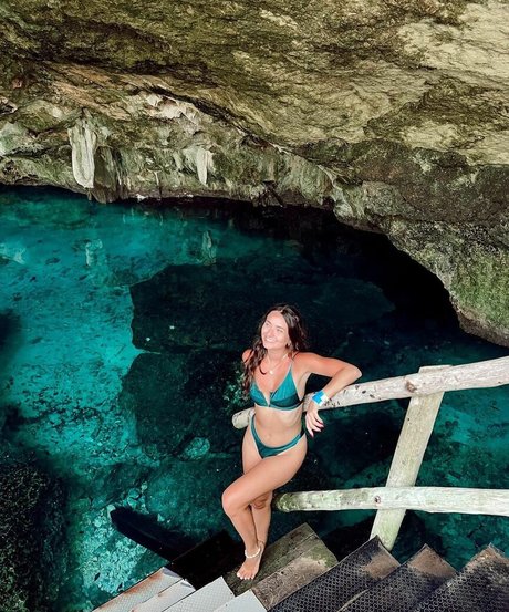 Camila Bonatelli modelo superior fotos