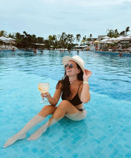 Camila Bonatelli estrella exclusiva imagen