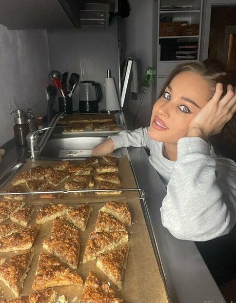 leniyoung official estrella pornografica archivo