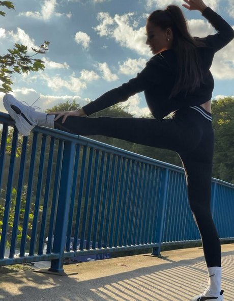 leniyoung official estrella agradable galerías