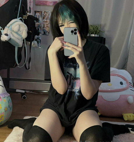 wuvkyu actriz xxx galería