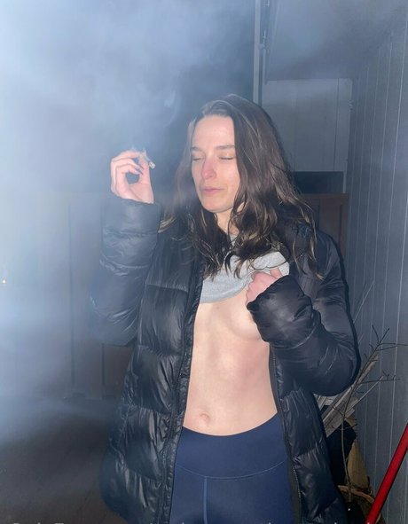 welcometothesmokeshow modelo erótico fotos