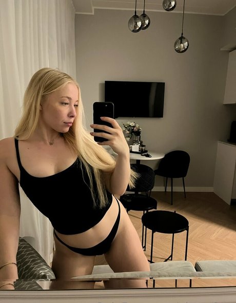 alora free estrella adulta foto