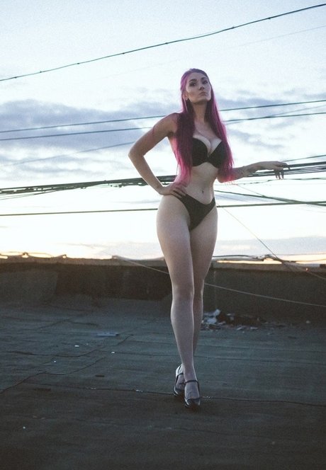 Lyllaangel estrella caliente imagen