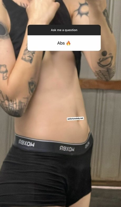 Onlyjayus estrella desnuda galerías