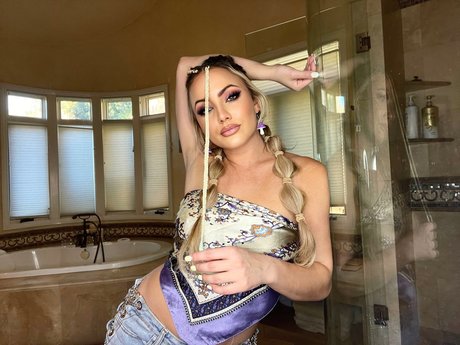 Amber Lo Rae estrella adulta archivo