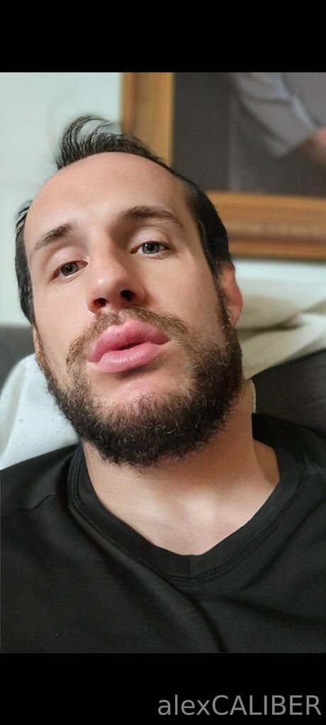 Alex Caliber estrella perfecta fotos