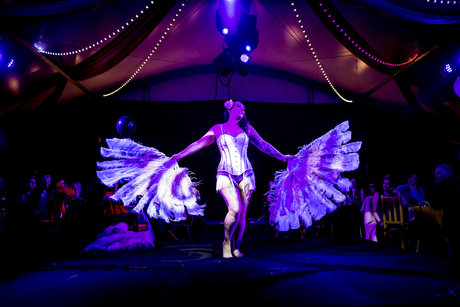 Oblivion Westwood actriz atractiva imagen