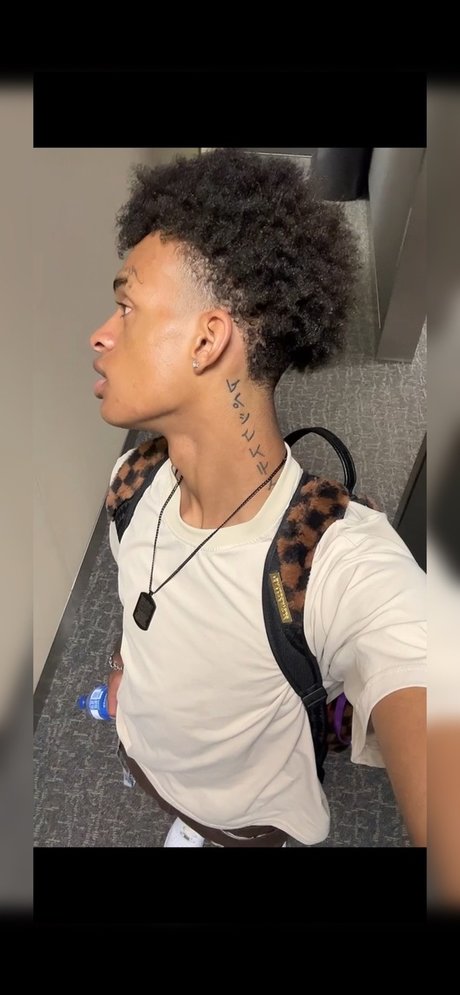 ébano desnudo onlyfans hermosa parte superior archivo