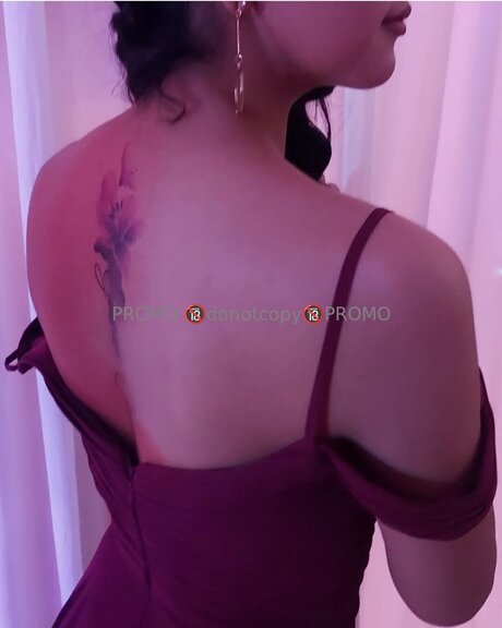 One Sweet One_ bonita modelo foto