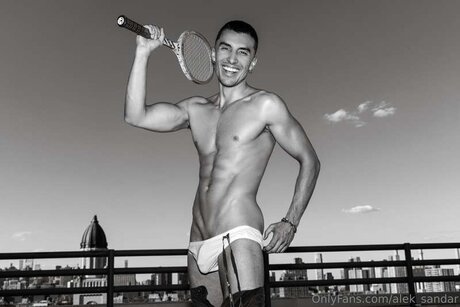 Alek Sandar modelo porno galerías