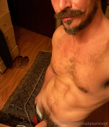 Ozzy Lusth modelo desnuda foto