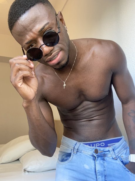 Plinio mundo mais estrella porno de arte foto