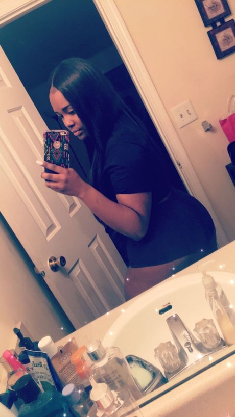 bbw con grandes nalgas onlyfans hermosa erótica archivo