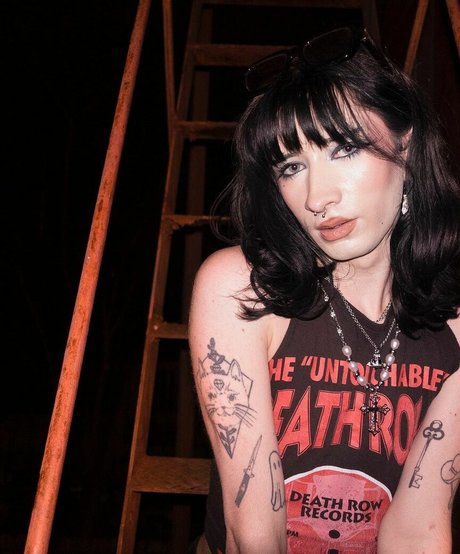 Cherry Darling modelo sexy galería