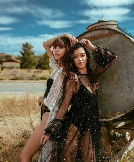 Melodi Flack estrella porno caliente foto