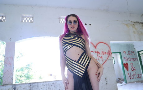 ayaqueenil actriz de desnudos fotos