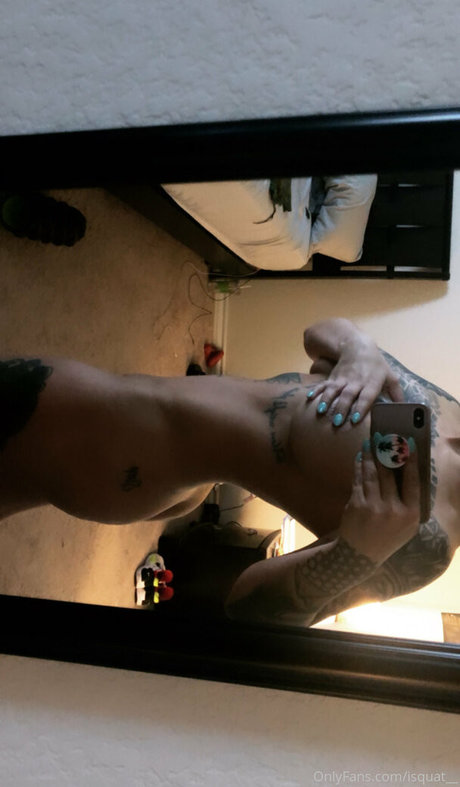 isquat__ modelo pornografico imagen