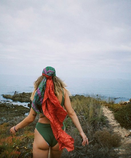 abrunamagalhaes modelo desnuda galerías