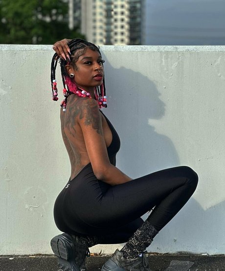 yungyannahfetish modelo sexy galerías