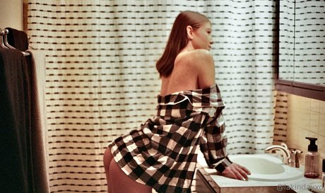 LakinDayXO estrella porno desnuda foto