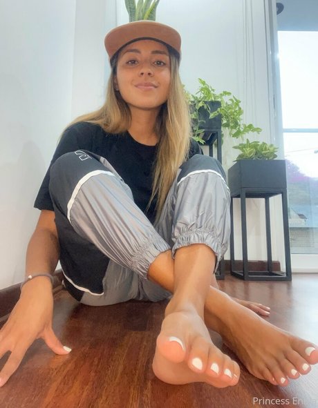 princess enola modelo galería