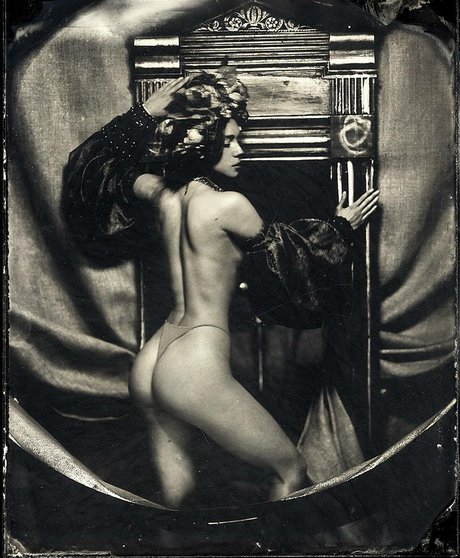 Miolenamio arte modelo galería