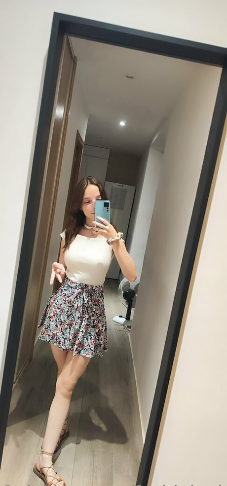 fushiginokuninoali estrella porno erótica fotos