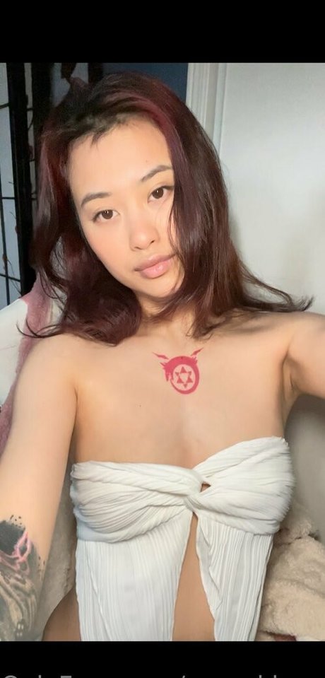 nemukkonyago modelo sexy archivo