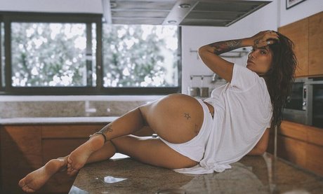 Aiza Dolmatova estrella porno xxx galerías