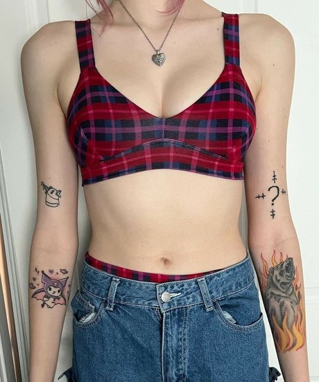 gray actriz desnuda galerías