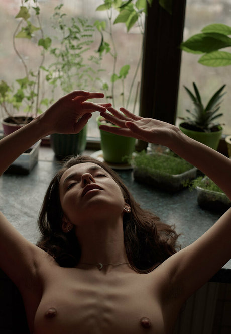 Julia Slip estrella desnuda galerías