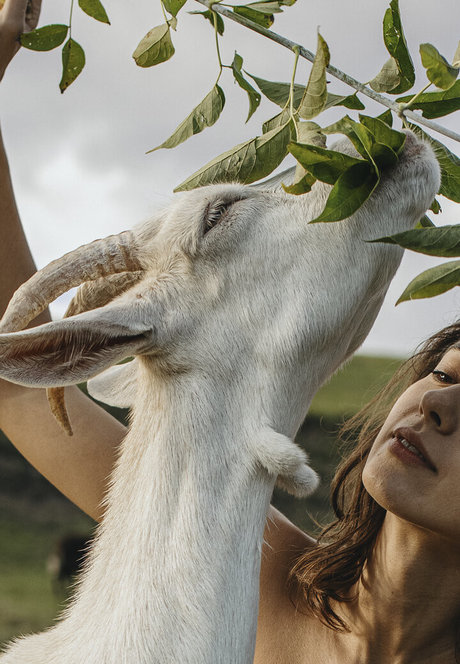 Julia Slip hermosa modelo archivo