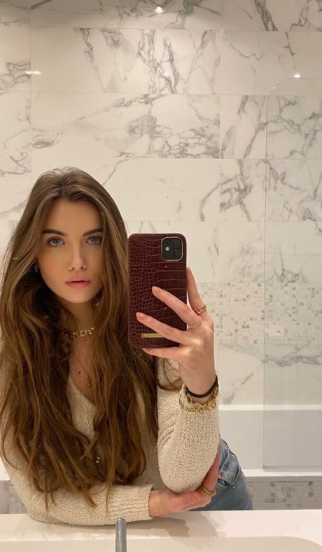 Claire Molin modelo libre archivo