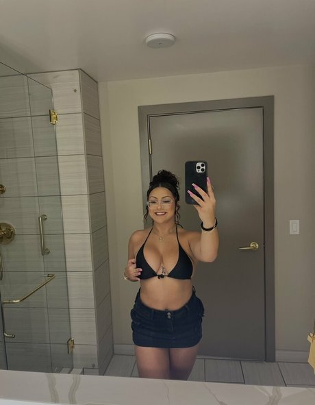 axhcaxh modelo caliente imágenes