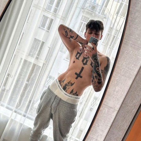 gatita curvilínea onlyfans arriba por galerías