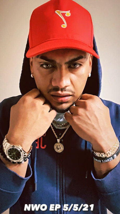 Dorian Magana estrella desnuda galerías