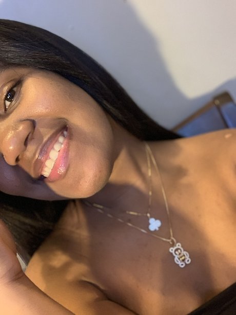 Laura Montilla modelo xxx imagen