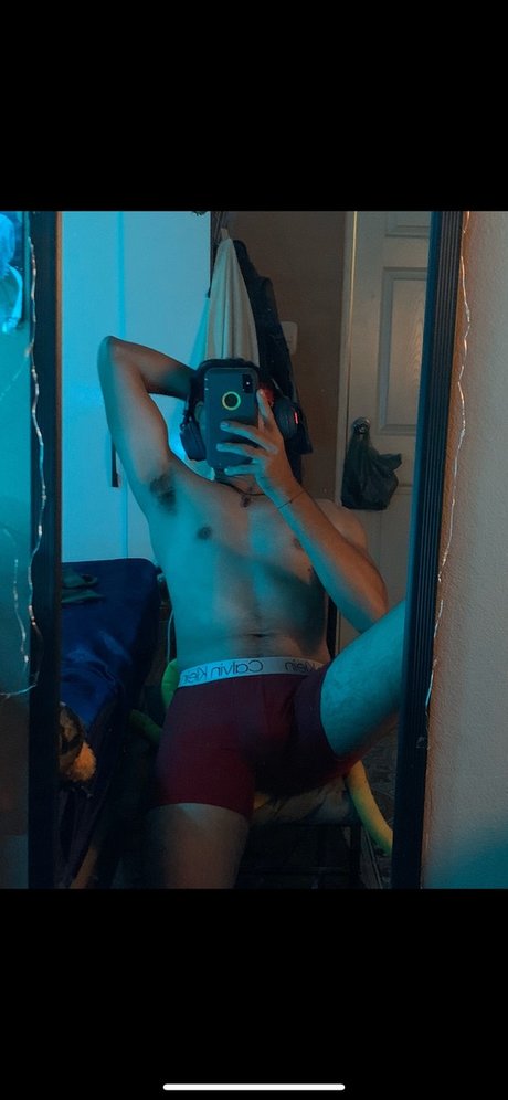 eduardo oyuela modelo adulto galería