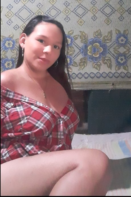 Reychel daniela modelo caliente imagen