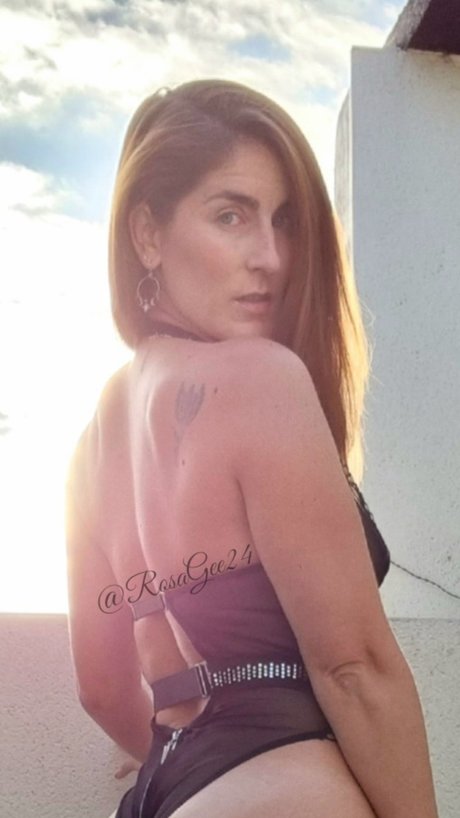 Rosa Gee arte modelo galerías