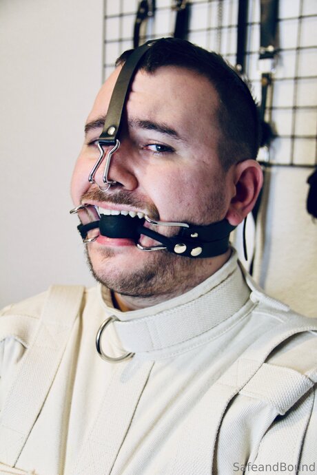 Safe and Bound desnudos estrella porno recopilación