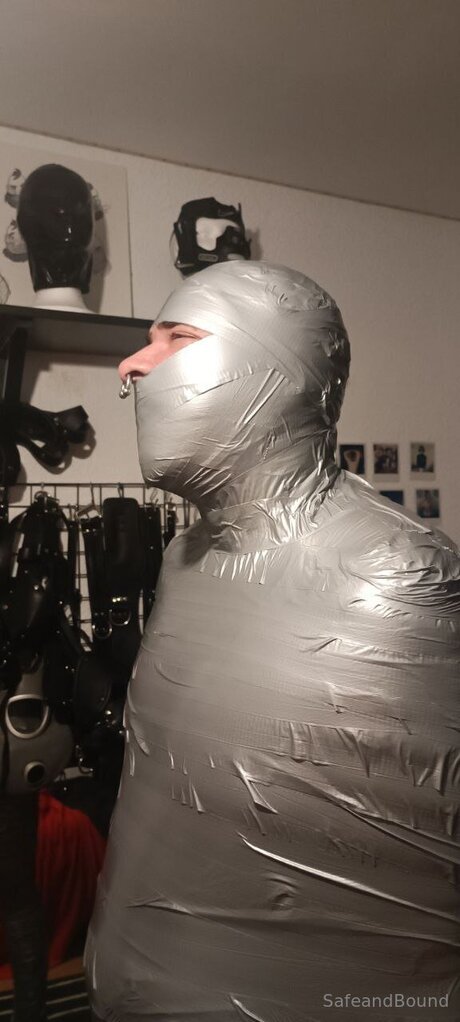 Safe and Bound modelo hermosa imágenes