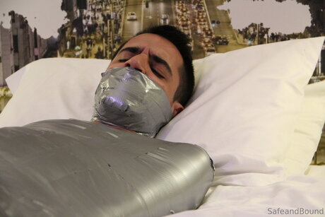 Safe and Bound actriz de arte foto