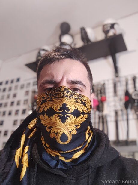 Safe and Bound estrella porno erótica fotos