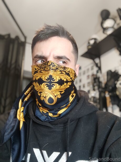 Safe and Bound estrella porno xxx imagen