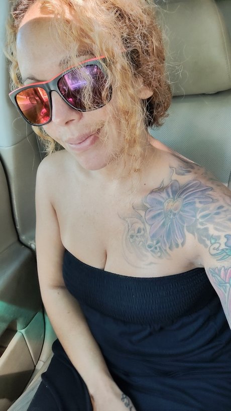 Rylie Rogue estrella porno desnuda galerías